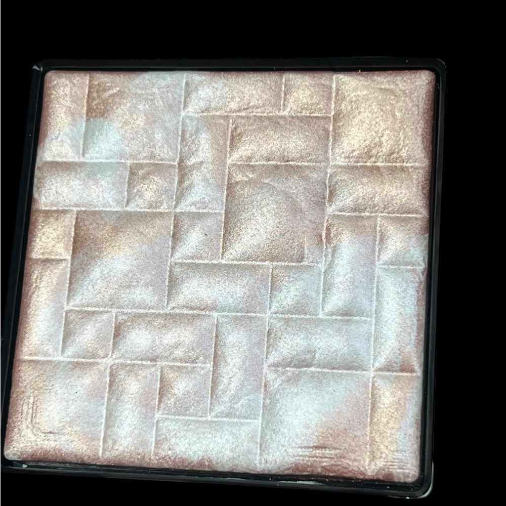 Bobbi Brown Highlighting Powder - Picture 3 of 16